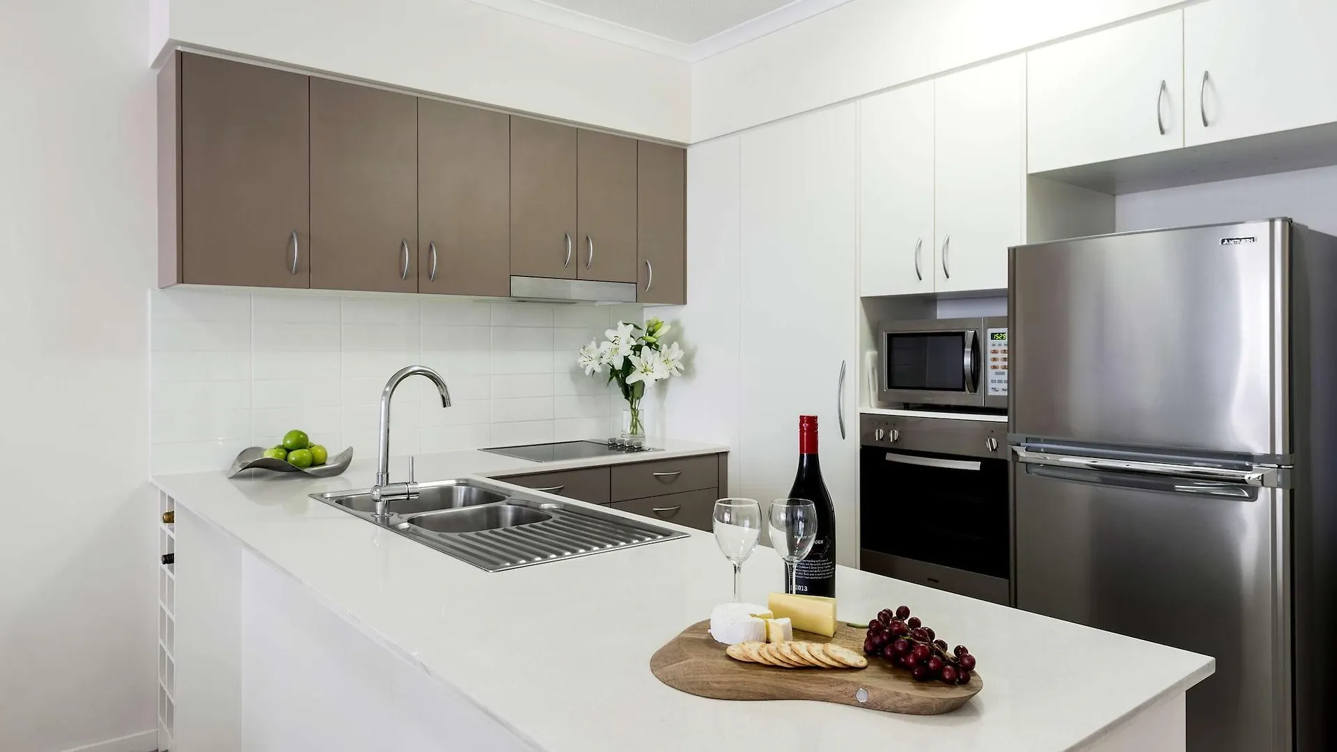 Oaks Ipswich Aspire Suites Australia