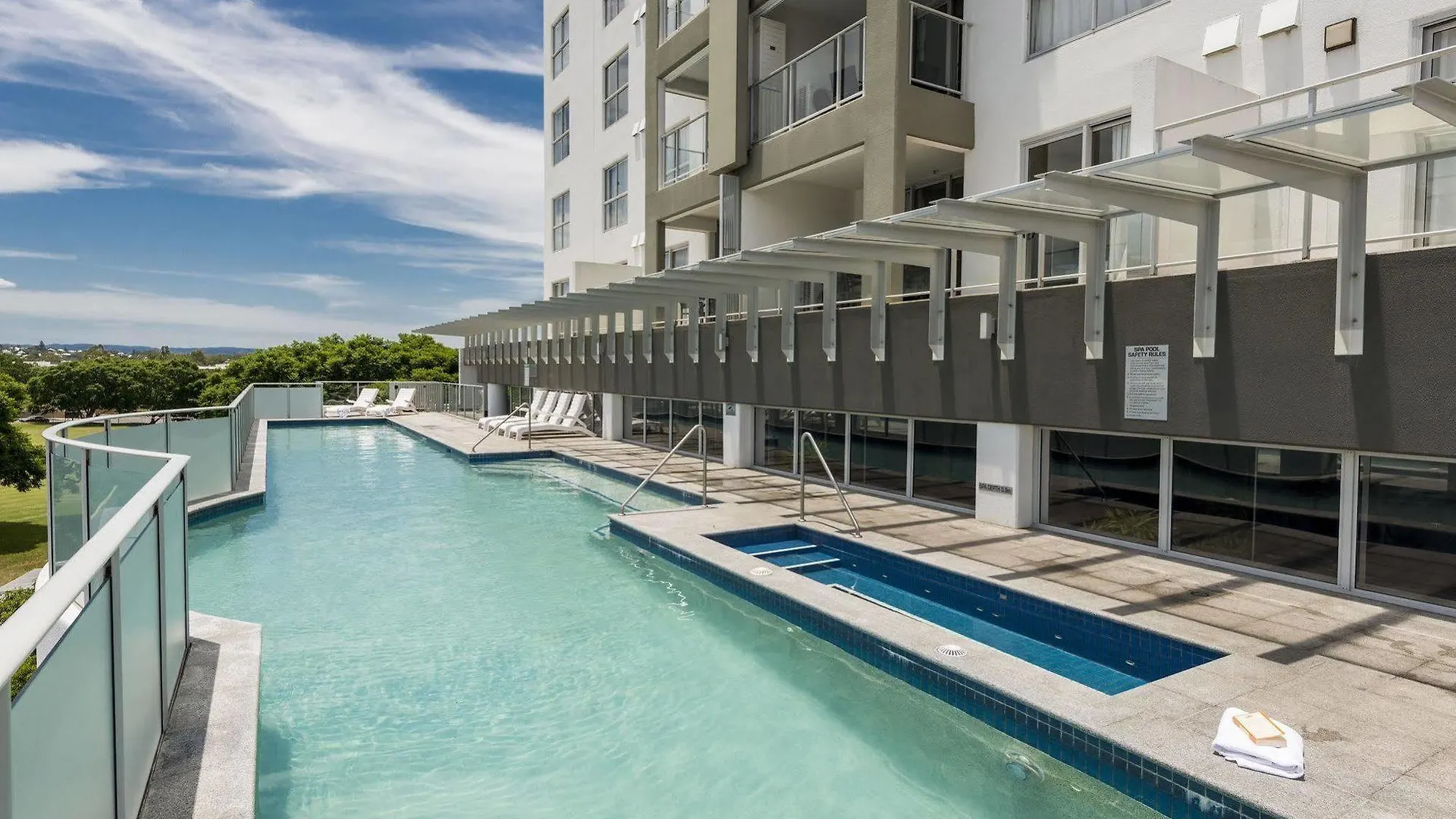 Oaks Ipswich Aspire Suites 4*,